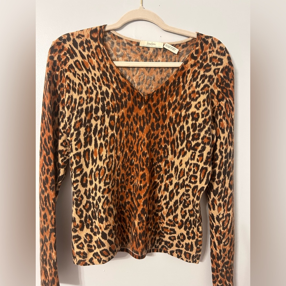 Neiman Marcus Leopard Print V-Neck Blouse, Size Large, 100% Cashmere, Women's